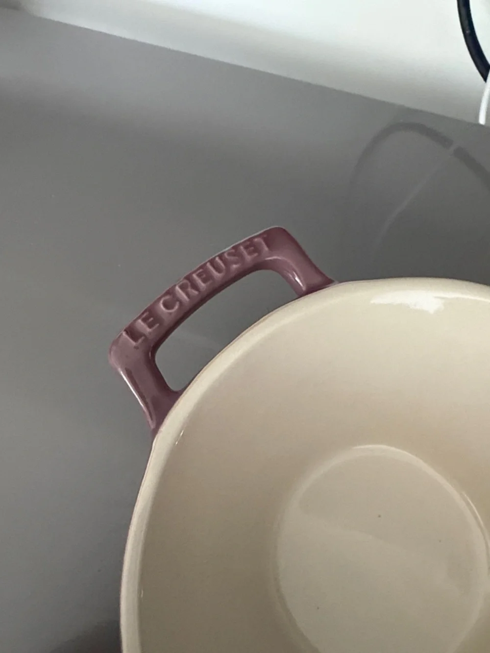 Le Creuset Cassoulet Serving Bowl in FIG - Picture 4 of 6